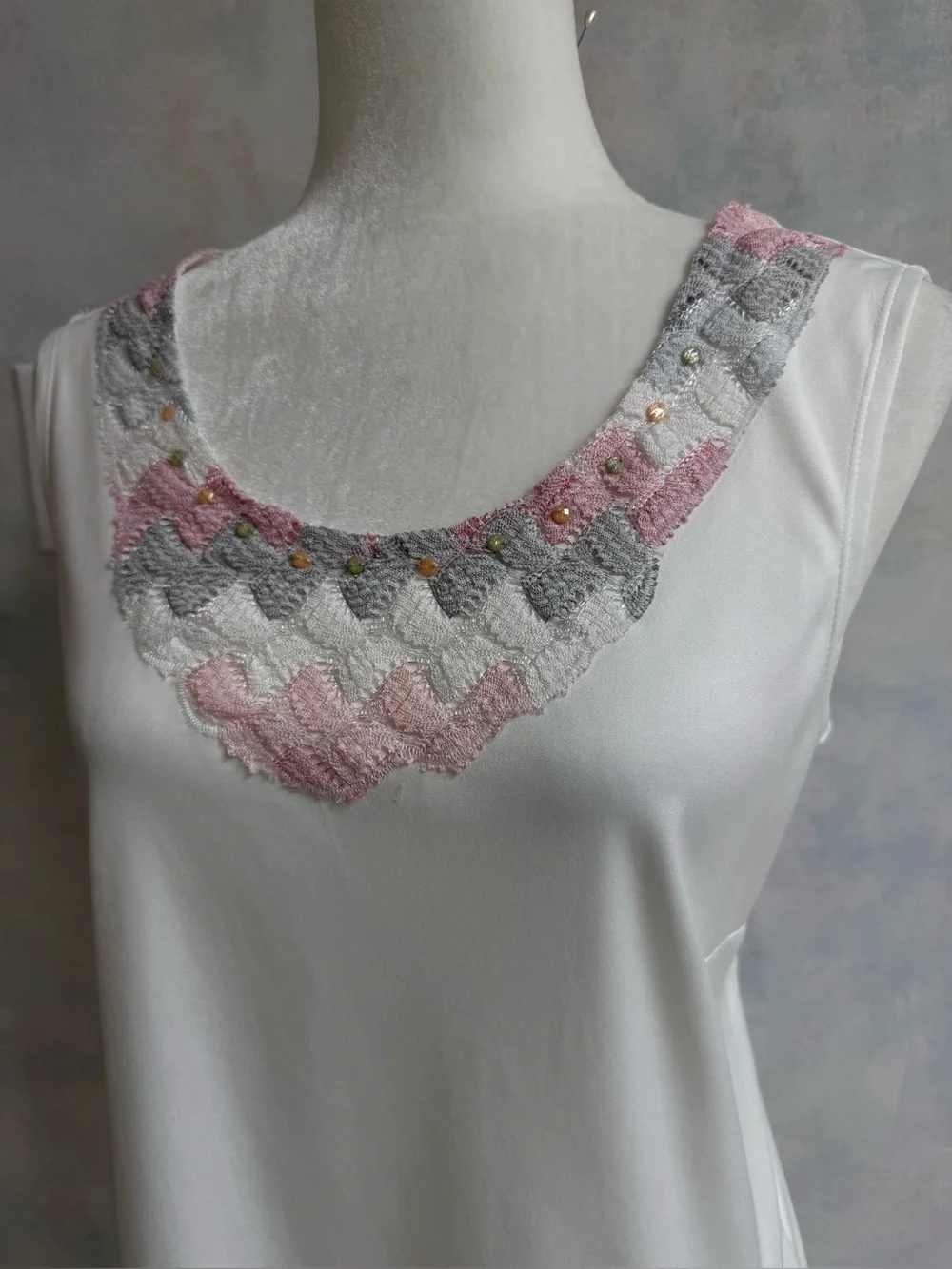 Alfred Dunner 2 pc Matching Tank Top with Lace Sweater.  Casual /Church / Work.